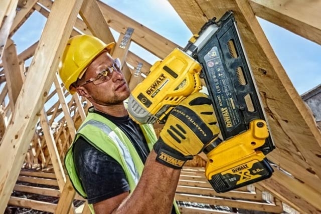 Best Cordless Nail Guns (2024) [+ Buying Guide]