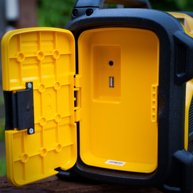 DEWALT DEWALT DCR020 10.8v/14.4v/18v XR Compact DAB Radio