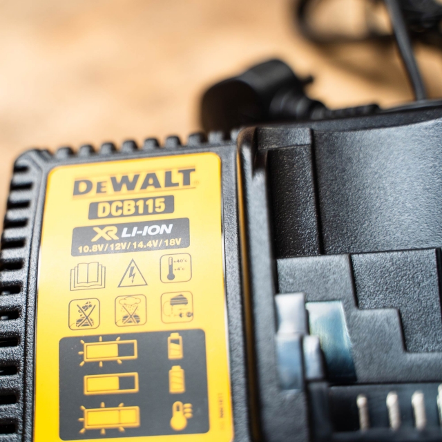 DEWALT DEWALT DCF887P2 18v Brushless Impact Driver with 2x5ah Li-ion batteries