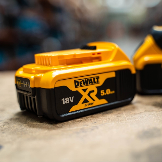 DEWALT DEWALT DCF887P2 18v Brushless Impact Driver with 2x5ah Li-ion batteries