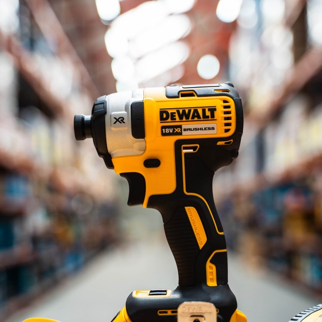 DEWALT DEWALT DCF887P2 18v Brushless Impact Driver with 2x5ah Li-ion batteries