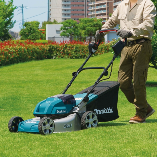 MAKITA MAKITA DLM460Z Twin 18v Lawn Mower BODY ONLY