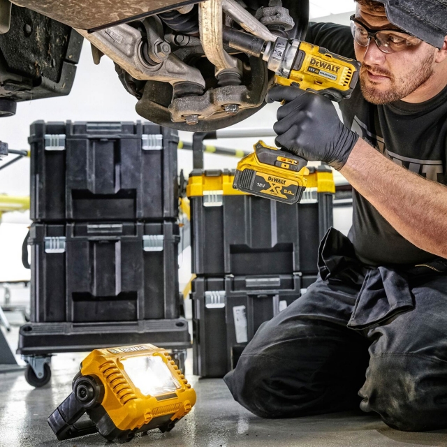 DEWALT DEWALT DCL077 12-18v Compact Task Light BODY ONLY