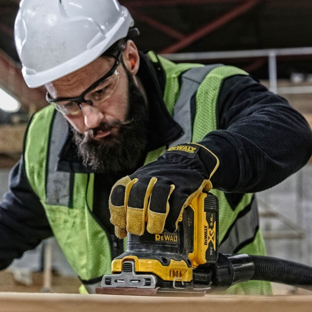 DEWALT DEWALT DCW200N 18v Brushless 1/4 Sheet Sander BODY ONLY