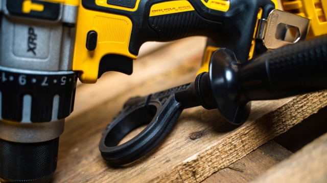 DEWALT DEWALT DCD996X1 18v Flexvolt Brushless Combi Drill with 1x9ah Battery