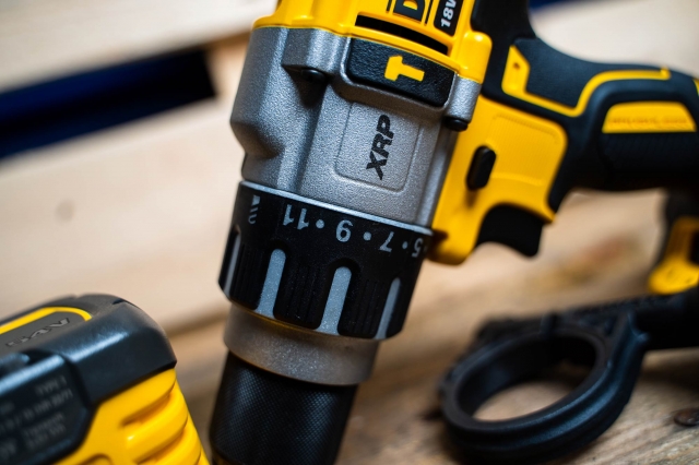 DEWALT DEWALT DCD996X1 18v Flexvolt Brushless Combi Drill with 1x9ah Battery