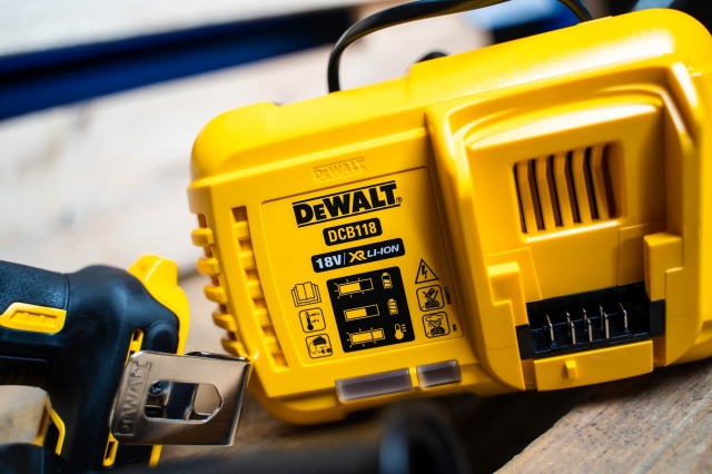 DEWALT DEWALT DCD996X1 18v Flexvolt Brushless Combi Drill with 1x9ah Battery
