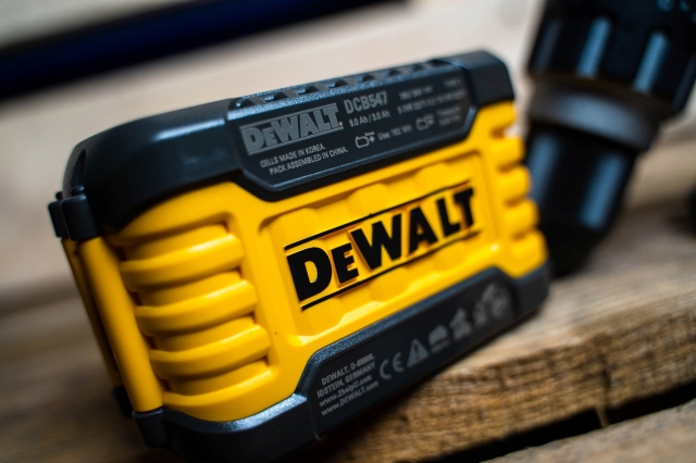 DEWALT DEWALT DCD996X1 18v Flexvolt Brushless Combi Drill with 1x9ah Battery