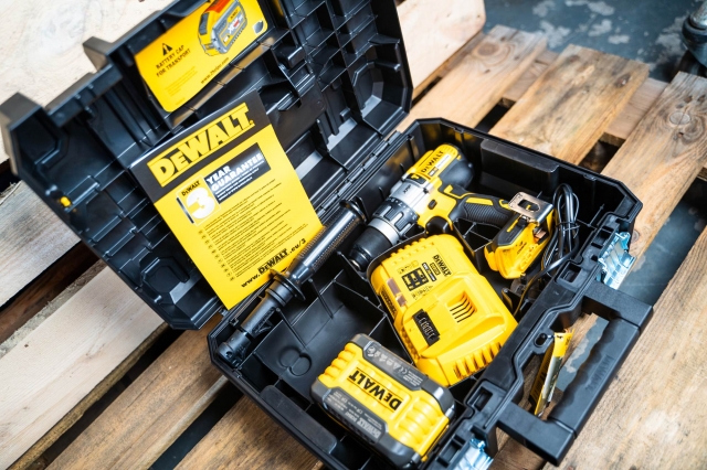 DEWALT DEWALT DCD996X1 18v Flexvolt Brushless Combi Drill with 1x9ah Battery