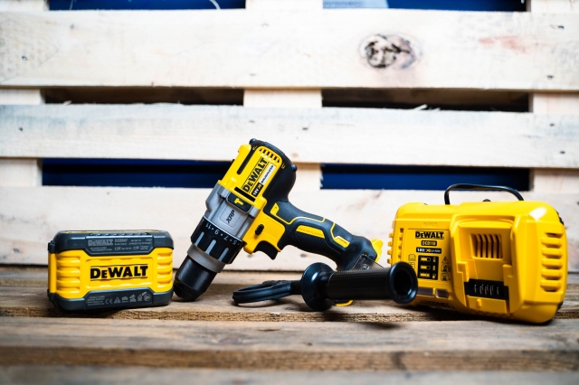 DEWALT DEWALT DCD996X1 18v Flexvolt Brushless Combi Drill with 1x9ah Battery