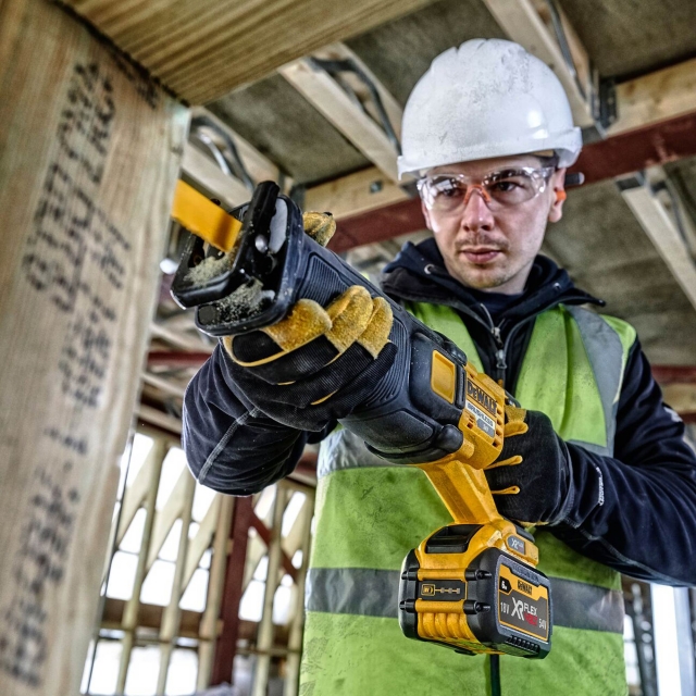 DEWALT DEWALT DCS389T2 54v Flexvolt Brushless Reciprocating Saw with 2x6ah Batteries