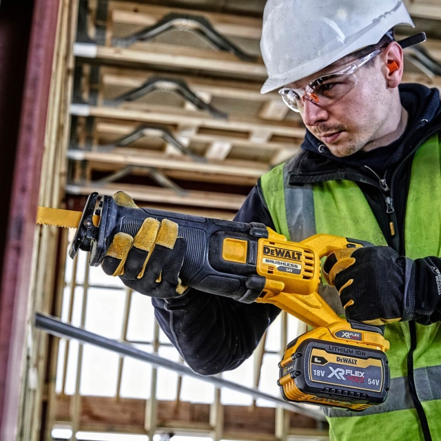 DEWALT DEWALT DCS389T2 54v Flexvolt Brushless Reciprocating Saw with 2x6ah Batteries