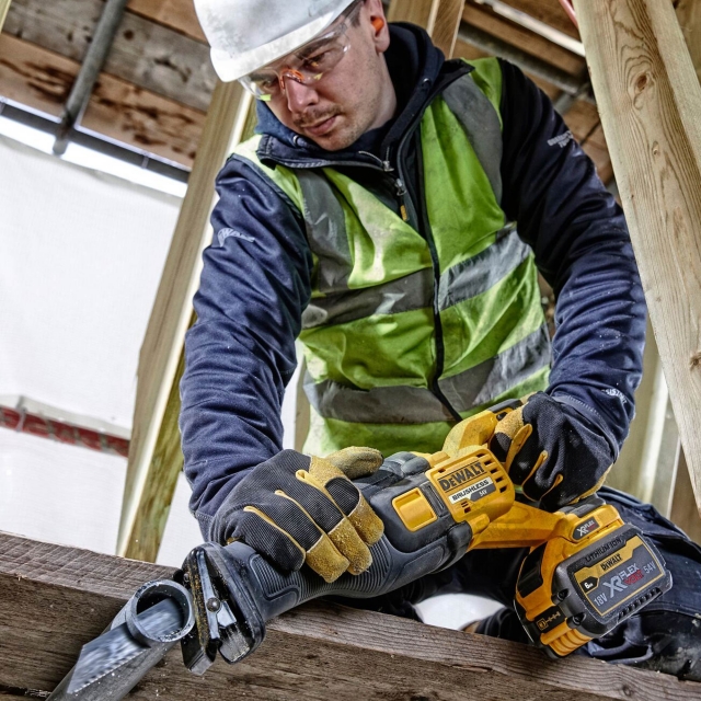 DEWALT DEWALT DCS389T2 54v Flexvolt Brushless Reciprocating Saw with 2x6ah Batteries