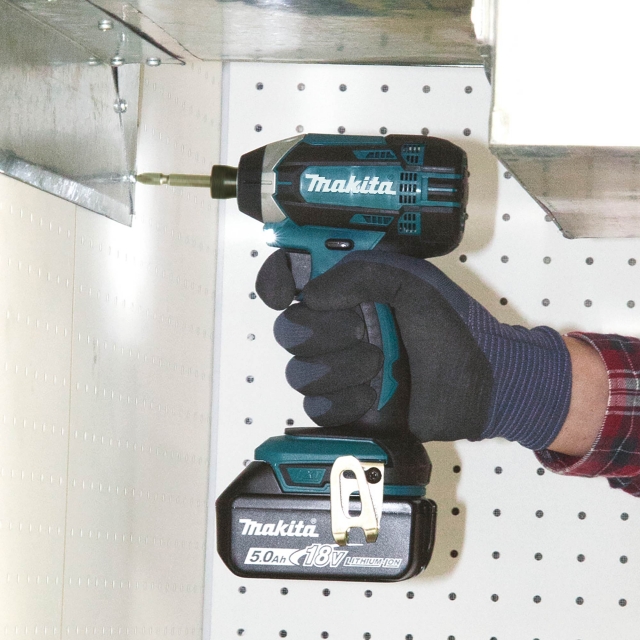 MAKITA MAKITA DTD152RTJ 18v Impact Driver with 2x5ah Batteries
