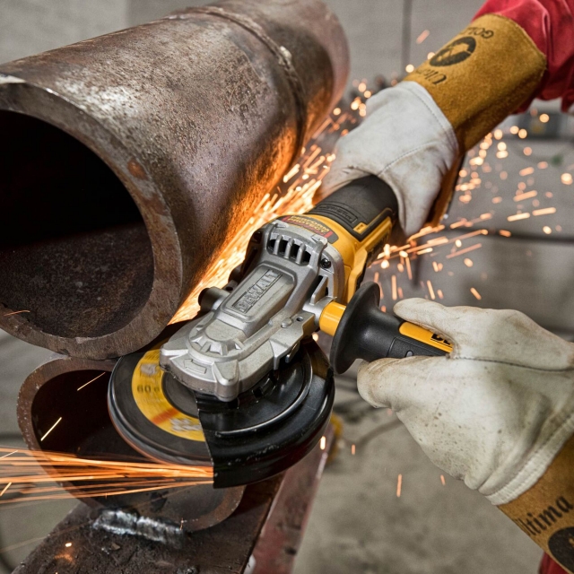 DEWALT DEWALT DCG405FN 18V XR Brushless Flathead 125mm Angle Grinder BODY ONLY