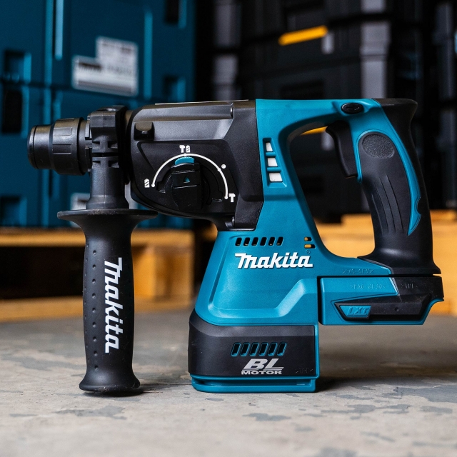 MAKITA MAKITA DHR242Z 18v Brushless SDS Plus Rotary Hammer Drill BODY ONLY