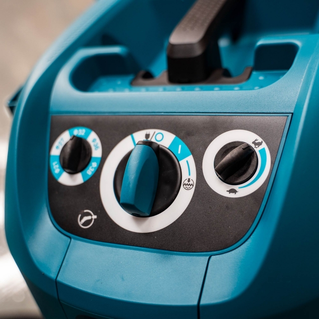 MAKITA MAKITA VC4210MX/1 110v 32A M-Class Dust Extractor