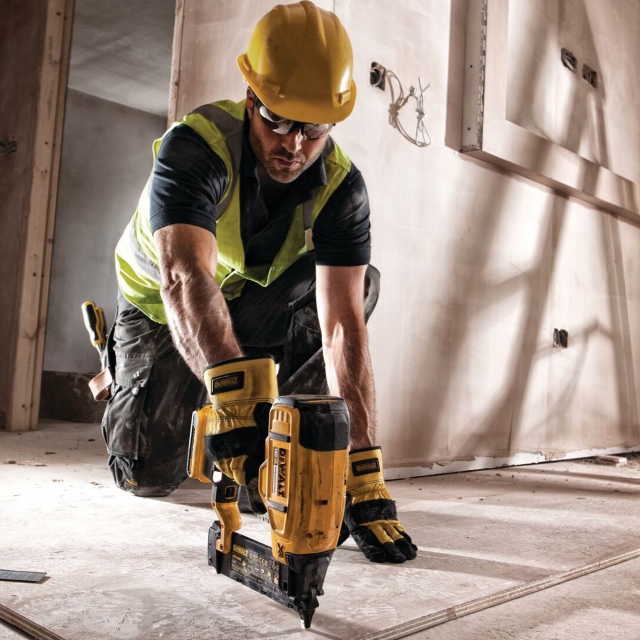 DEWALT DEWALT DCN680N 18V XR Brushless 18G Brad Nailer BODY ONLY