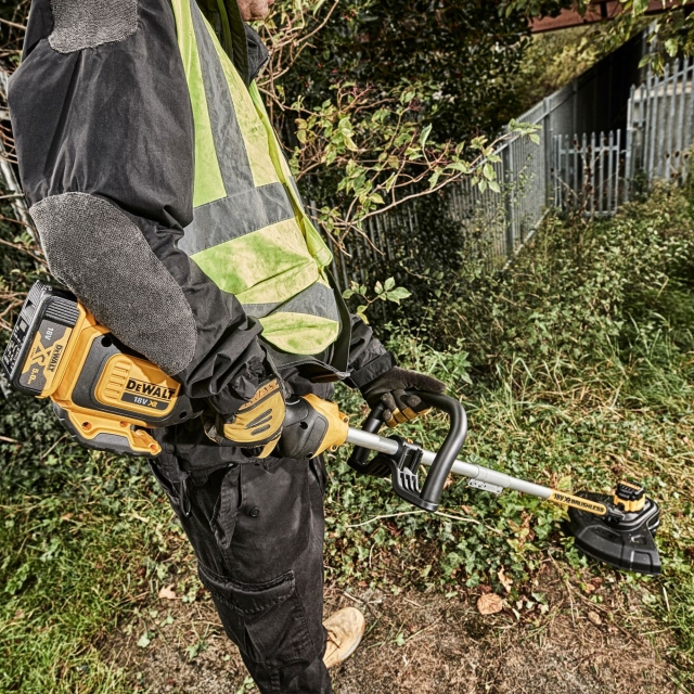 DEWALT DEWALT DCM561PBS 18v Brushless String Trimmer BODY ONLY