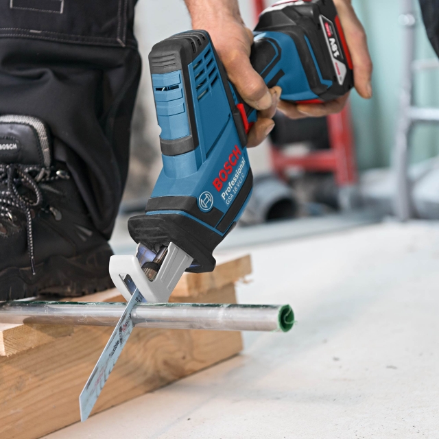 BOSCH BOSCH GSA18VLICNCG 18v Compact Sabre Saw BODY ONLY with Carry Case