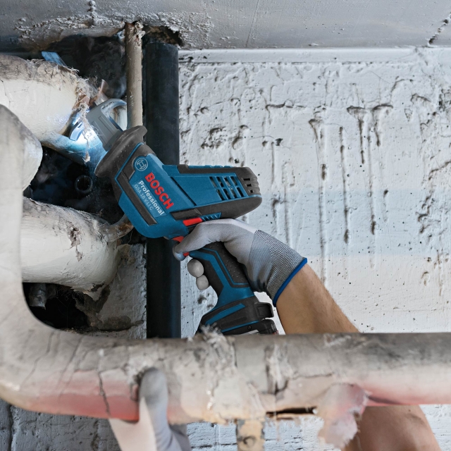 BOSCH BOSCH GSA18VLICNCG 18v Compact Sabre Saw BODY ONLY with Carry Case