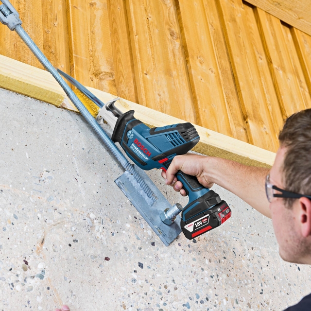 BOSCH BOSCH GSA18VLICNCG 18v Compact Sabre Saw BODY ONLY with Carry Case