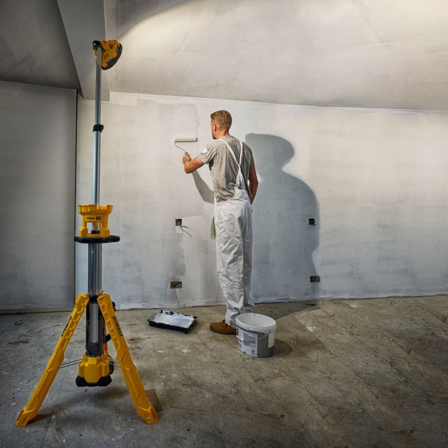 DEWALT DEWALT DCL079 18V LED Tripod Light Body Only