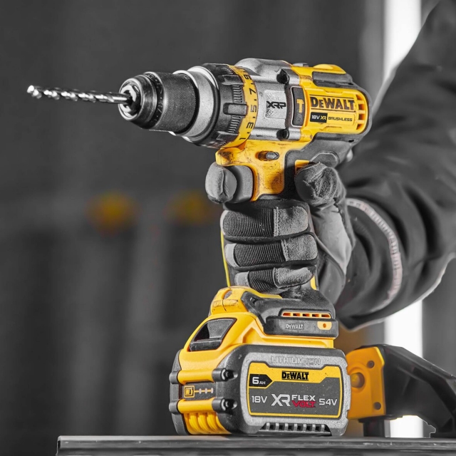 DEWALT DEWALT DCD999NT 18v Brushless Flexvolt Combi BODY + Tstak Case