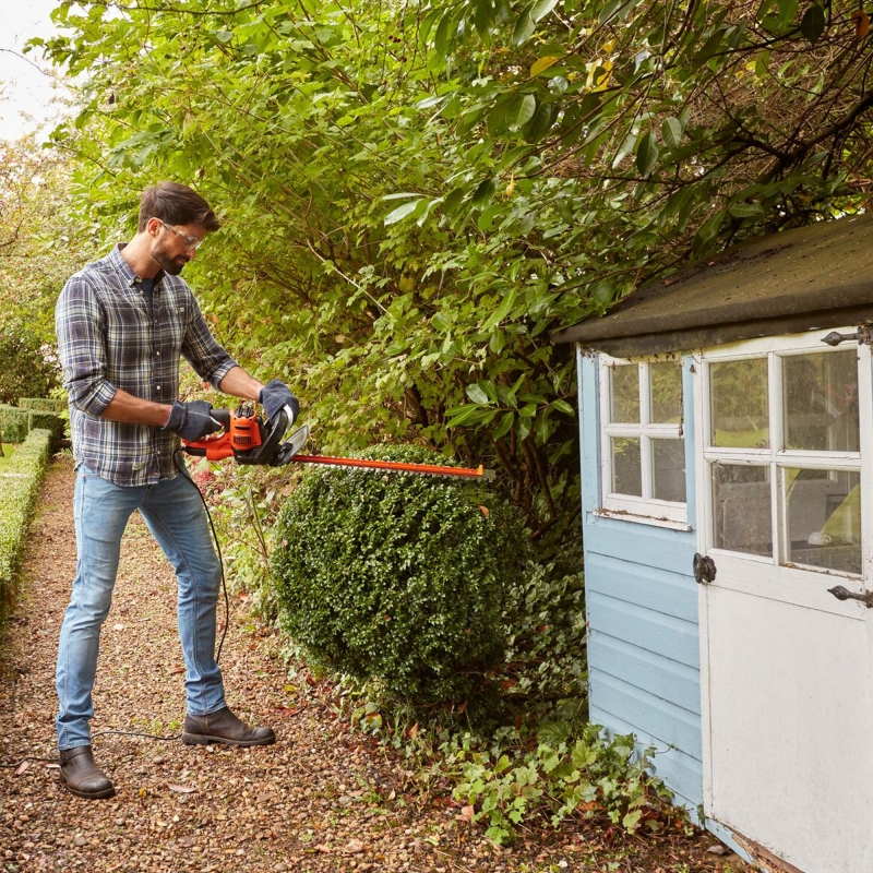 BLACK AND DECKER BLACK AND DECKER BEHTS501-GB 240v 600w 60cm Hedge Trimmer