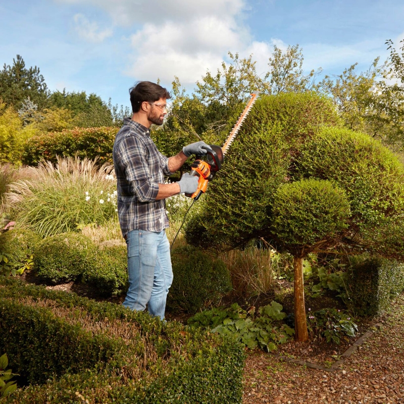 BLACK AND DECKER BLACK AND DECKER BEHTS501-GB 240v 600w 60cm Hedge Trimmer