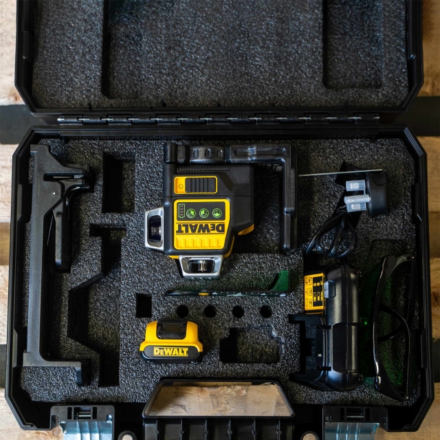 DEWALT DEWALT DCE089D1G18 18v Multi Laser GREEN with 1x2ah Battery