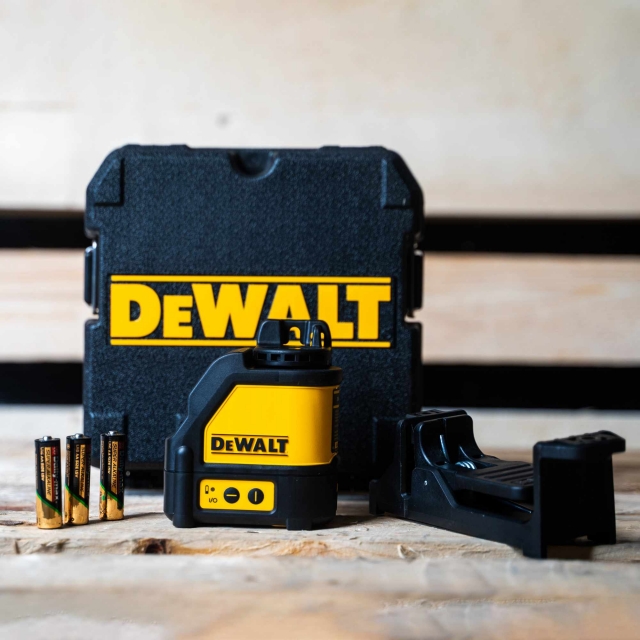DEWALT DEWALT DW088K Self-Level Line Laser + Pulse Mode