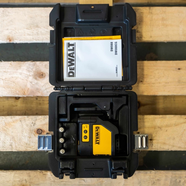 DEWALT DEWALT DW088K Self-Level Line Laser + Pulse Mode