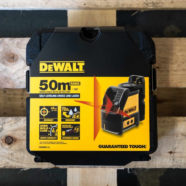 DEWALT DEWALT DW088K Self-Level Line Laser + Pulse Mode