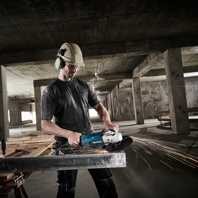 MAKITA MAKITA GA9020 110v 230mm 9