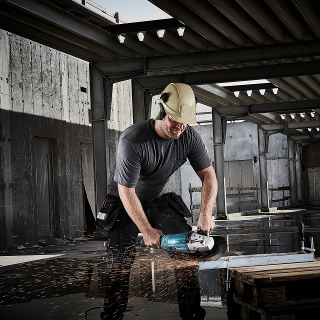 MAKITA MAKITA GA9020 110v 230mm 9