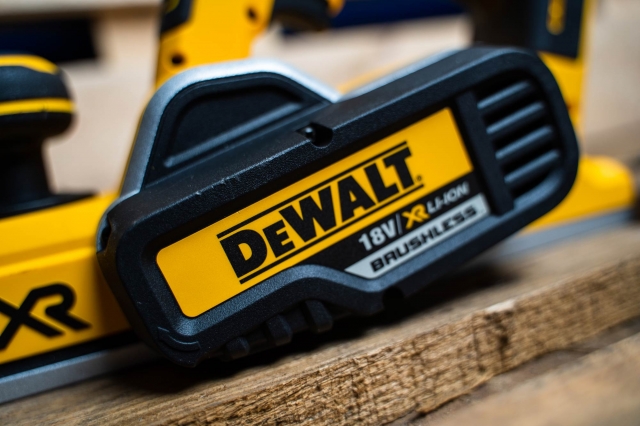 DEWALT DEWALT DCP580N 18v XR Brushless Planer BODY ONLY