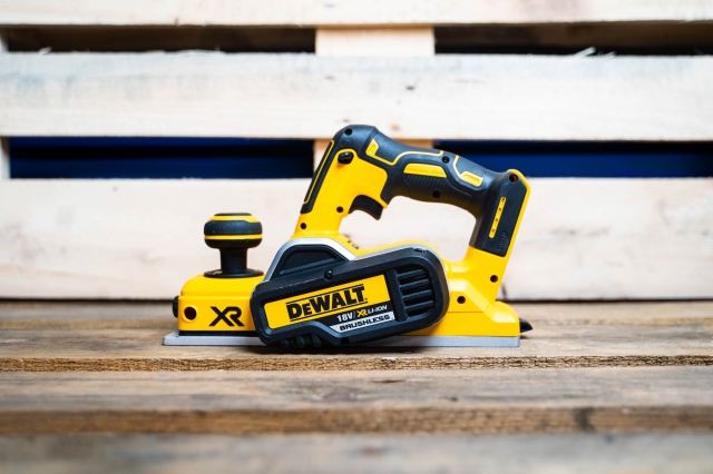 DEWALT DEWALT DCP580N 18v XR Brushless Planer BODY ONLY