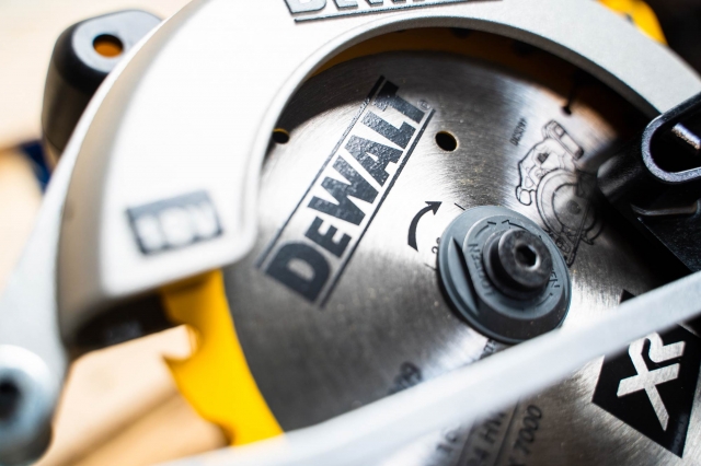 DEWALT DEWALT DCS391N 18v XR Circular Saw BODY ONLY