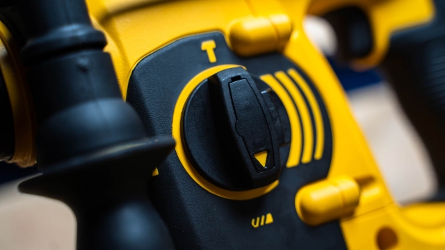 DEWALT DEWALT DCH253M2 18v SDS Plus Hammer Drill with 2x4ah Batteries