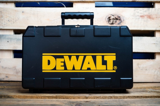 DEWALT DEWALT DCH253M2 18v SDS Plus Hammer Drill with 2x4ah Batteries
