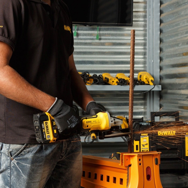 DEWALT DEWALT DCG405N 18V XR Brushless 125mm Angle Grinder BODY ONLY