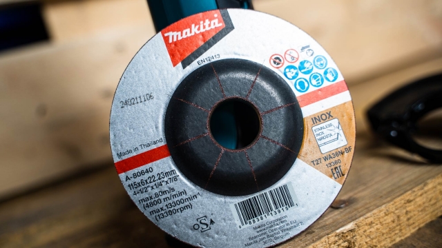 MAKITA MAKITA DGA452Z 18v 115mm Grinder BODY ONLY