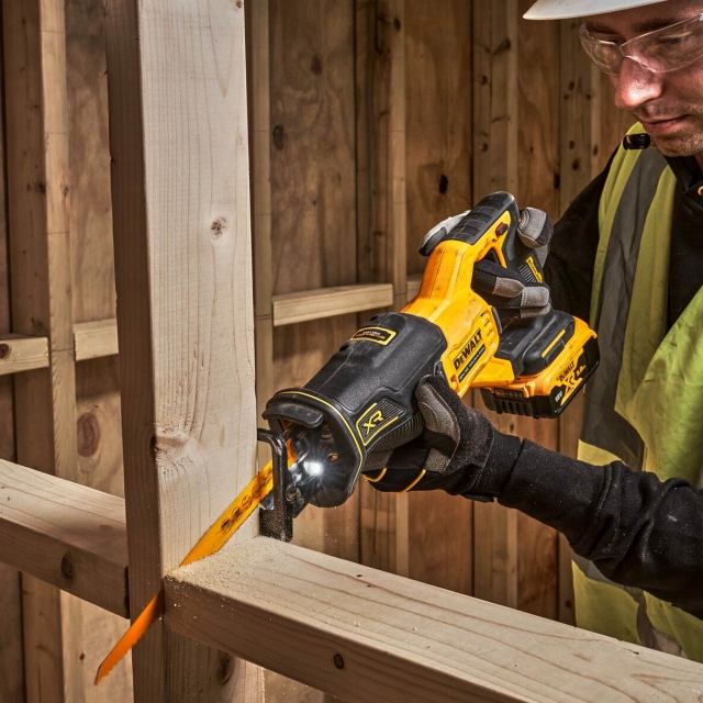 DEWALT DEWALT DCS382N 18v Brushless Reciprocating Saw BODY ONLY