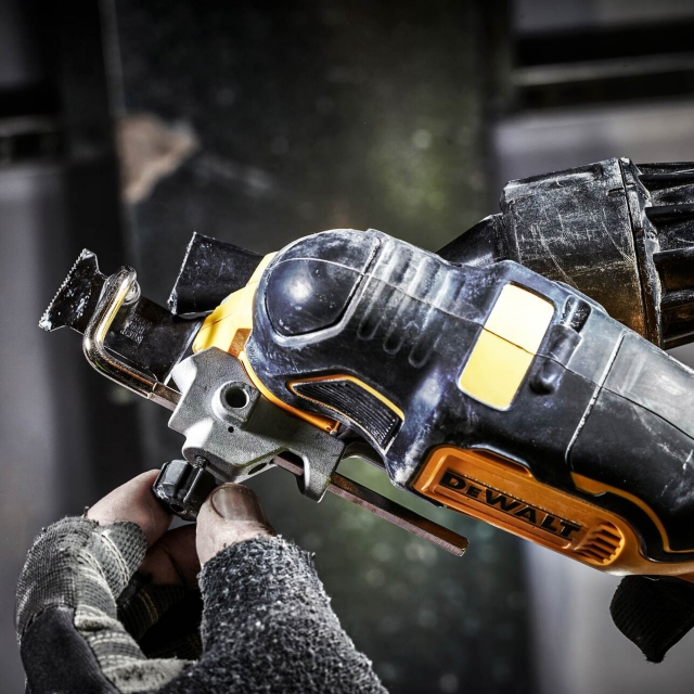 DEWALT DEWALT DCS356NT 18v Brushless MultiTool BODY + Accessories / Case