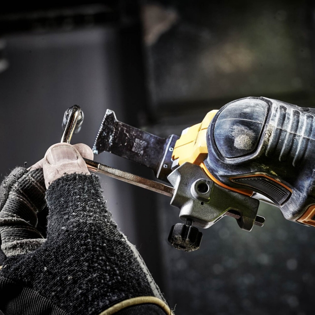 DEWALT DEWALT DCS356NT 18v Brushless MultiTool BODY + Accessories / Case