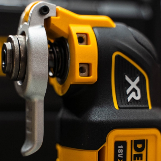 DEWALT DEWALT DCS356NT 18v Brushless MultiTool BODY + Accessories / Case