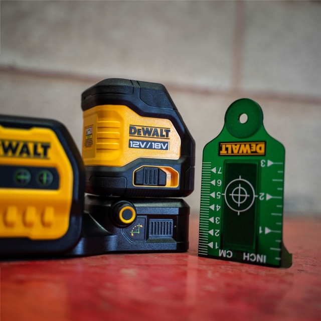 DEWALT DEWALT DCE088NG18 18v Green Cross Line Laser BODY ONLY