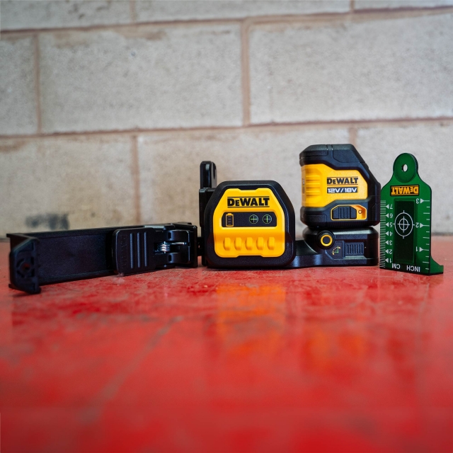 DEWALT DEWALT DCE088NG18 18v Green Cross Line Laser BODY ONLY