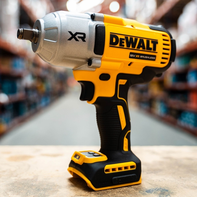 DEWALT DEWALT DCF900N 18v Brushless 1/2